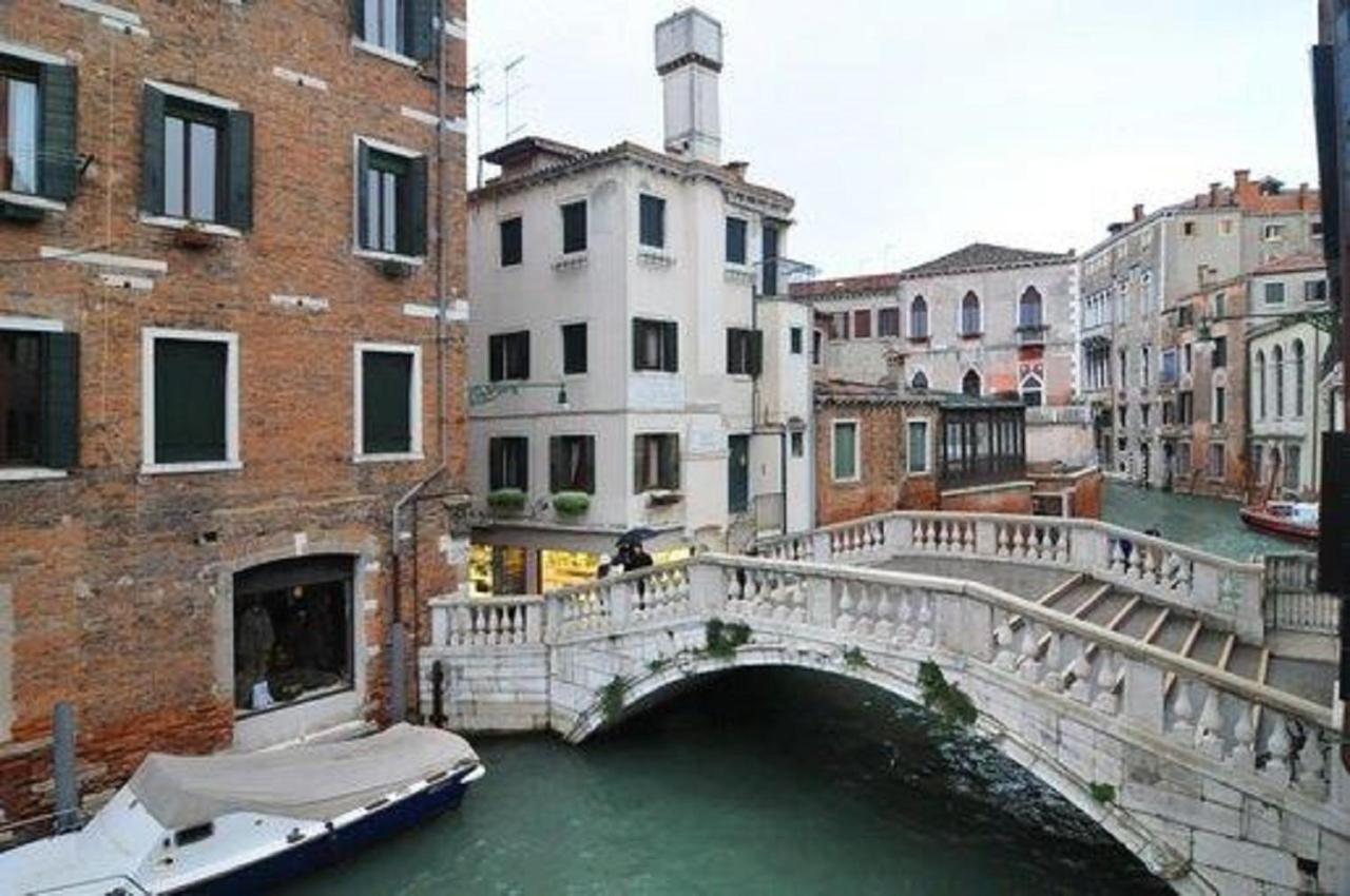 Ca' Dei Nomboli Canal View Venedig Exteriör bild